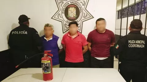 Padre e hijos golpearon a hombre que les reclamó pasarse el alto