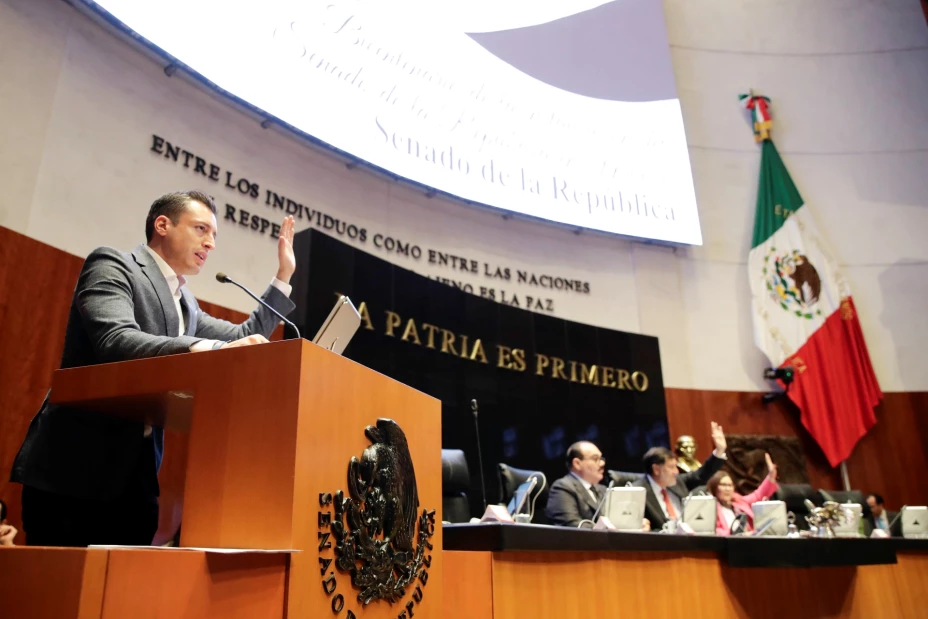 Aprueban reformas para garantizar acceso seguro de los menores a Internet