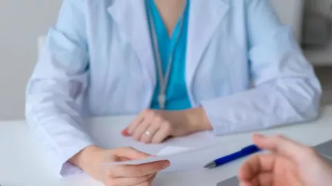 Requisitos para la beca para médicos del ISSSTE