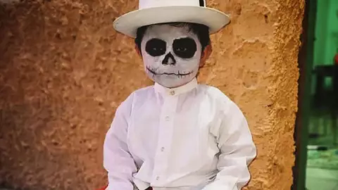 ¿Por qué se le amarra un hilo negro a los niños en Hanal Pixán?