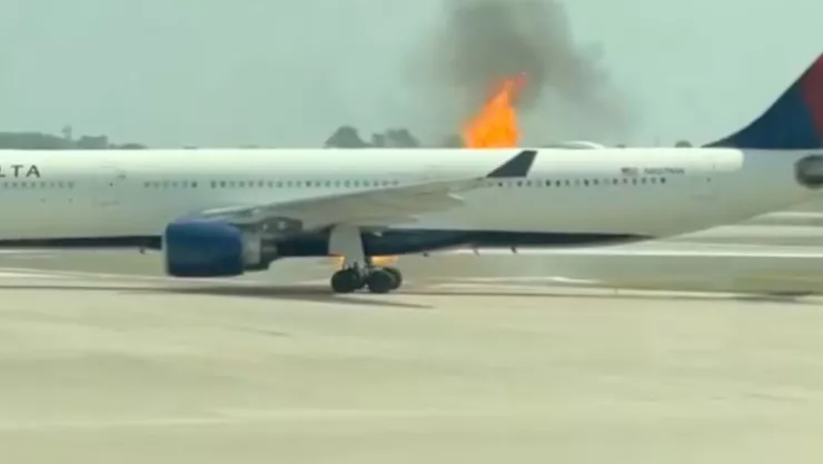 VIDEO | 300 pasajeros de un avión son evacuados por incendio en el aeropuerto de Orlando