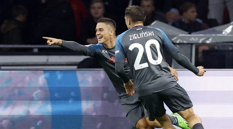 Napoli celebra el gol