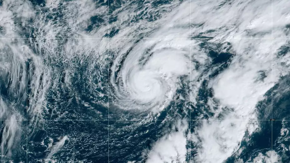 Foto satelital del huracán Isaac sobre el océano Atlántico.