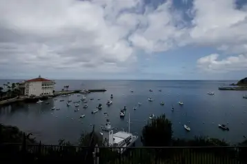 El puerto de la isla Catalina en Avalon, California.