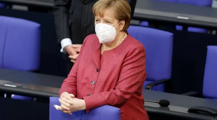 freno-emergencia-merkel.jpg