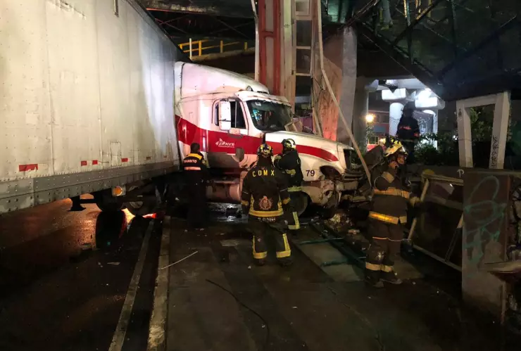 Accidentes trailer madrugada