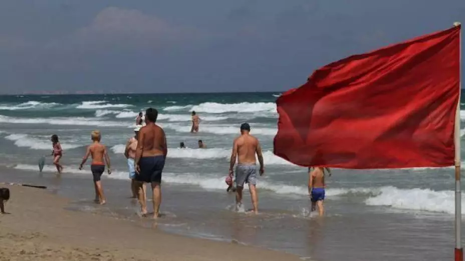 Significado de las banderas en las playas ¡Debes respetarlo!
