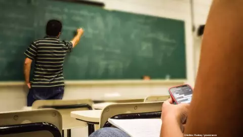 estudiantes escuela covid-19 suspendidos cubrebocas.jpg