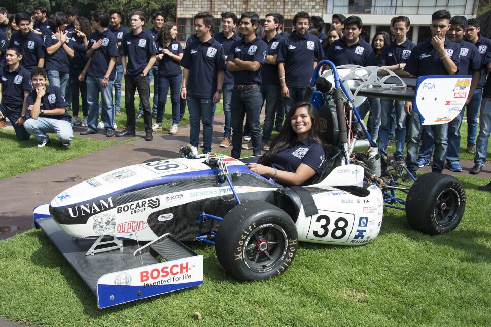 UNAM Motosports exhibe autos que construyó tipo Fórmula 1