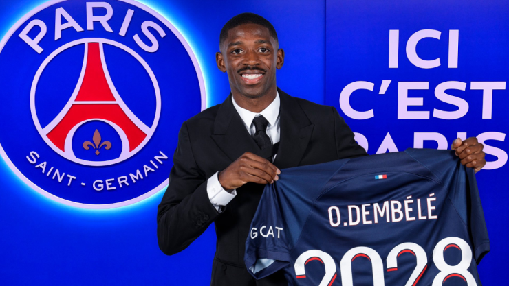 Demb&eacute;l&eacute; con la camiseta del PSG
