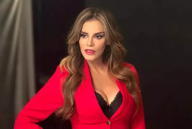 Lucía Méndez sale del hospital