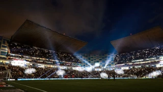 Durante el medio tiempo comenzó un espectacular show de luces