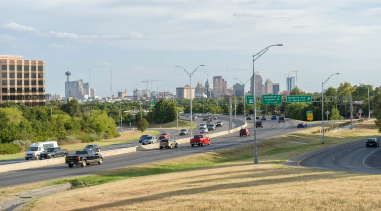 Calle transitada de San Antonio, Texas