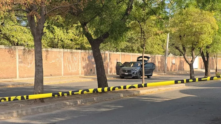 Camioneta abandonada con explosivo en Culiacán