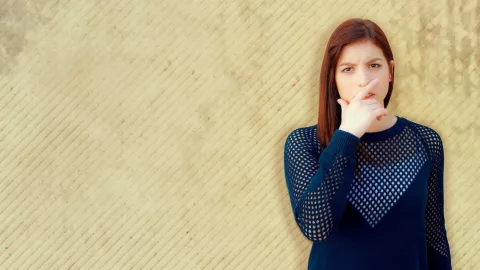 Los gestos que delatan a una persona pesimista