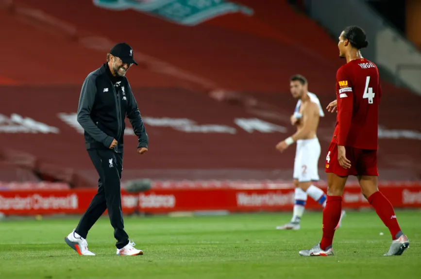 Liverpool goleó al Crystal Palace y está muy cerca de ser campeón