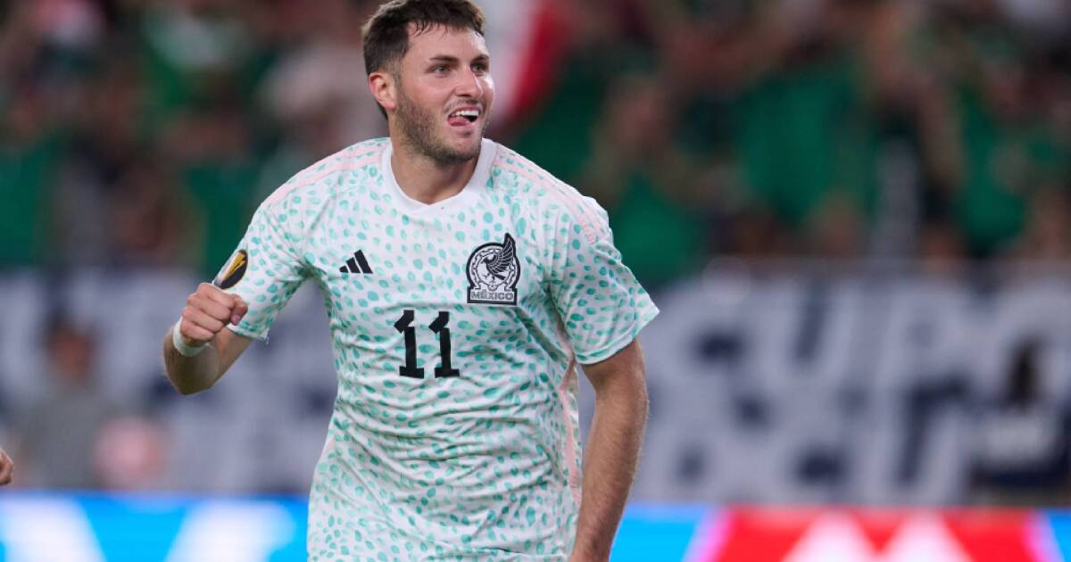 Santiago Giménez: The Mexican Striker Turning Heads in European Soccer
