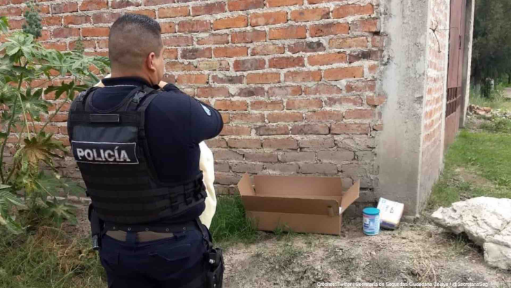 bebe abandonado rescate policias celaya.jpg