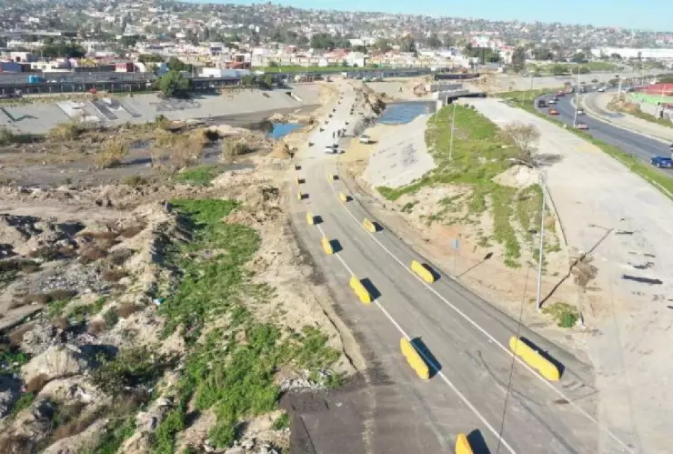Nuevamente cierran el terraplén Los Olivos por las lluvias