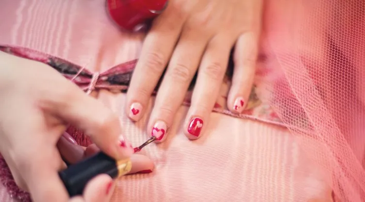 diseños-uñas-no-estaran-moda-2026.jpg