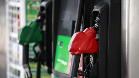 Bombas de gasolina Regular y Premium en México