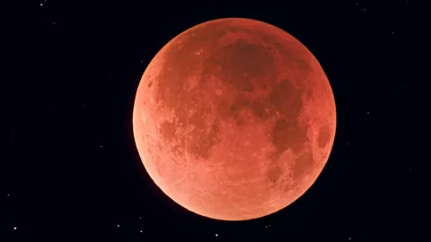 Qu&eacute; hay en el interior de la Luna seg&uacute;n la ciencia