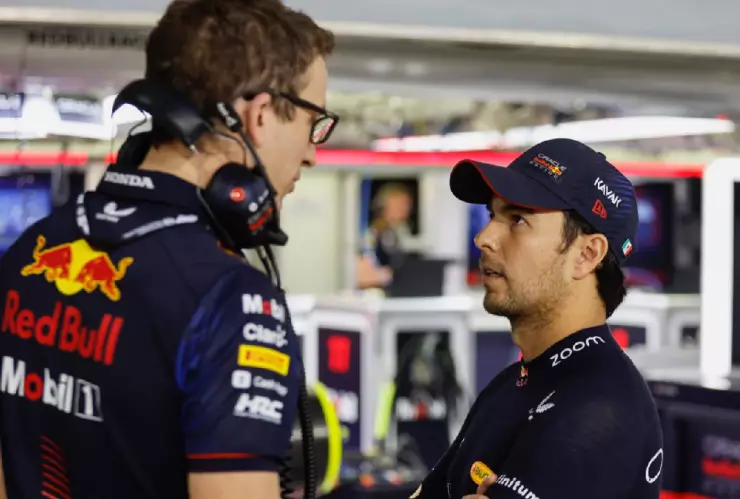 F1 Checo Pérez decepcionado por el P3 para el Gran Premio de Azerbaiyán.jpg