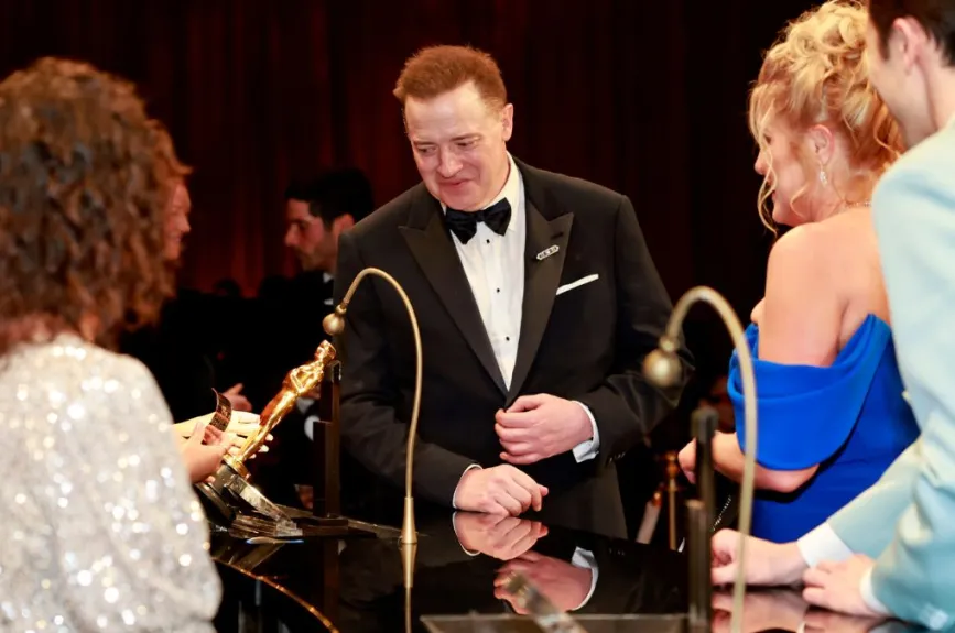 Brendan conviviendo.jpg