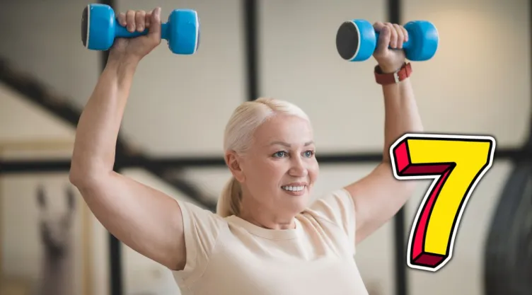 Estos son los 7 ejercicios de fuerza que debes hacer para estar en forma después de los 40