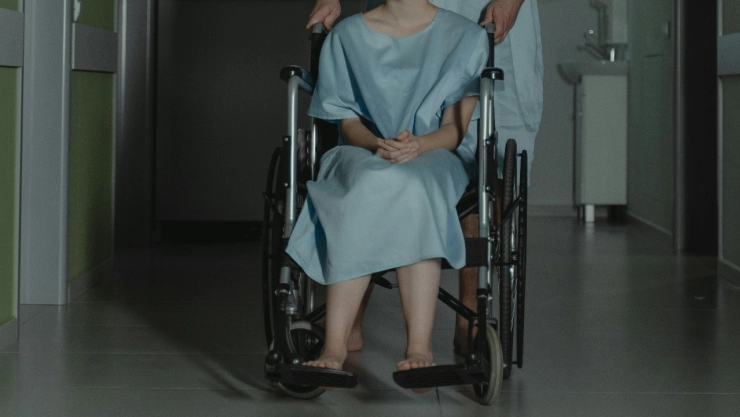 Una niña con enfermedad grave enfrenta posible deportación desde Estados Unidos tras la eliminación del permiso humanitario durante el gobierno de Trump.