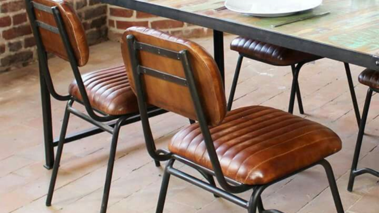 5 opciones para reemplazar las sillas del comedor por modelos más industriales