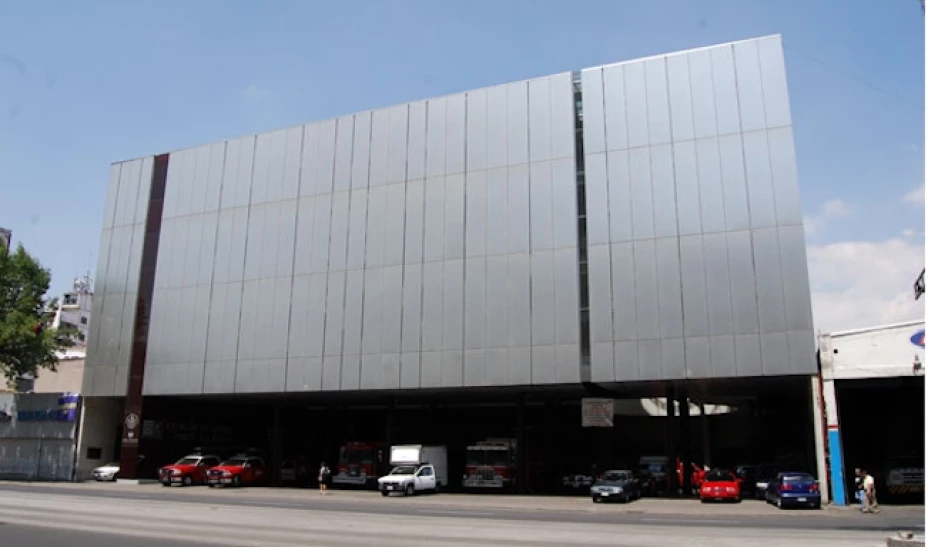 El bloque es muy cerca de la estación Ave Fénix