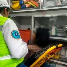 mujer en ambulancia