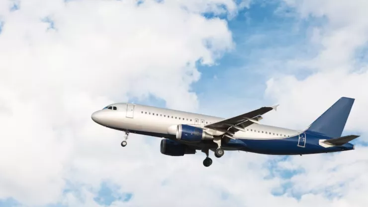 ATERRIZAJE DE EMERGENCIA PROVOCA MUERTE DE UN PASAJERO.