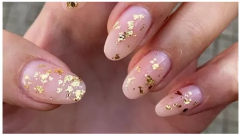 diseño de uñas encapsuladas oro