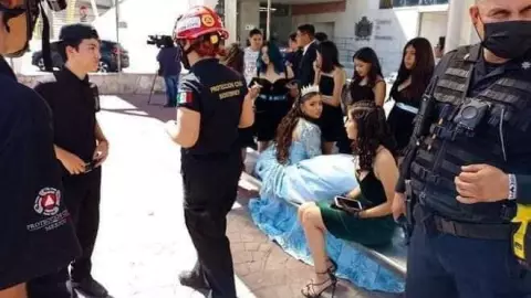 Se incendia limusina de quinceañera