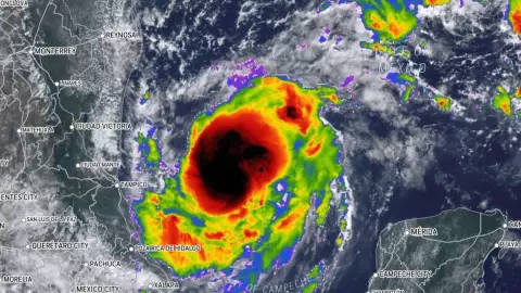 ÚLTIMA HORA_ Milton se FORTALECE a Huracán categoría 1 mientras se dirige a Yucatán
