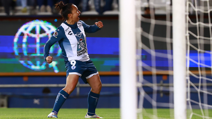Charlyn Corral festejagol con Pachuca, Apertura 2024