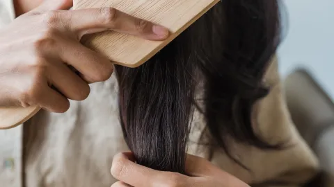 Así puedes tener un cabello más sedoso con aloe vera y romero