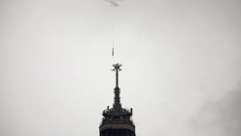 torre eiffel altura paris