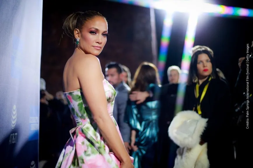 JLo en la alfombra roja..jpg