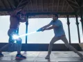 El sable de luz, el arma con la que lucha dentro del videojuego.