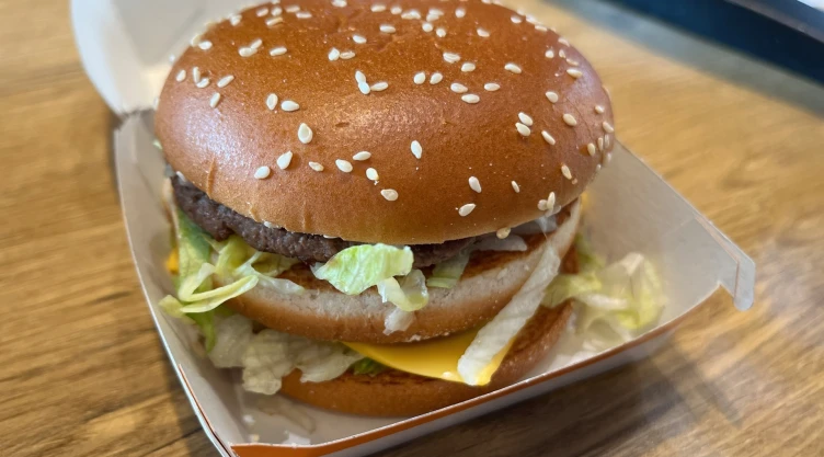 Hamburguesa de McDonald’s, lugar donde se origino el brote de E. coli