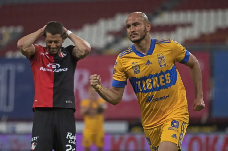 Carlos González ante Atlas