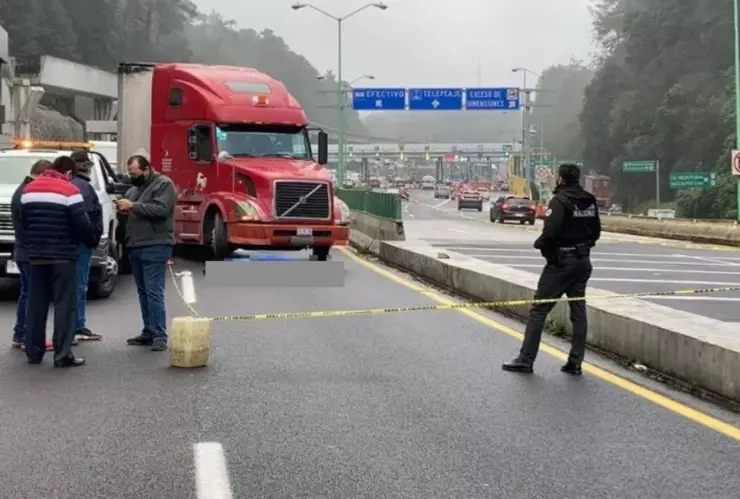 tráiler-autopista-méxico-toluca.jpg
