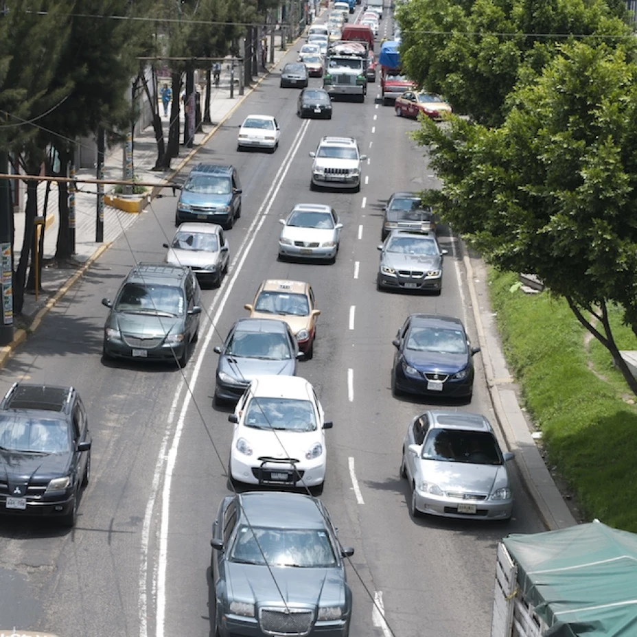 El objetivo es que los automovilistas se hagan cargo de la responsabilidad de conducir un vehículo, porque los peatones, ciclistas y usuarios del transporte público son más vulnerables que el conductor de un automóvil particular, expuso Quintanar Solares