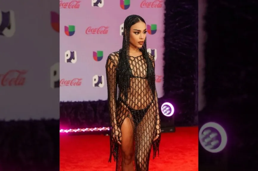 Danna Paola poca ropa.jpg