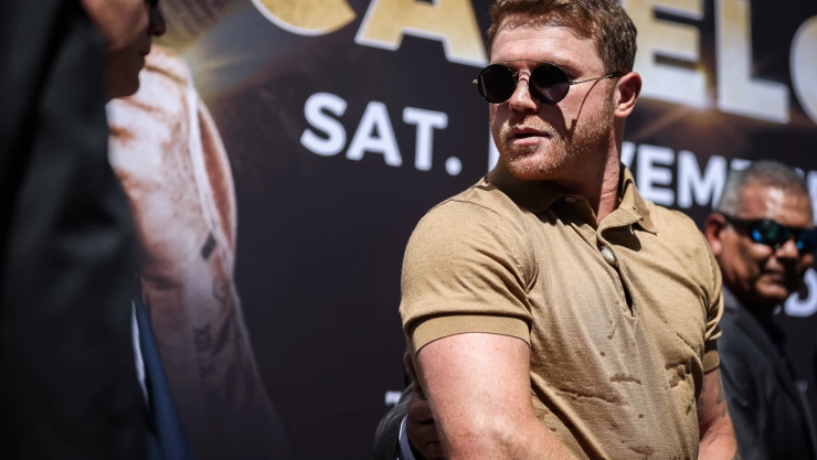 Saúl Canelo Álvarez pelea Caleb Plant conferencia