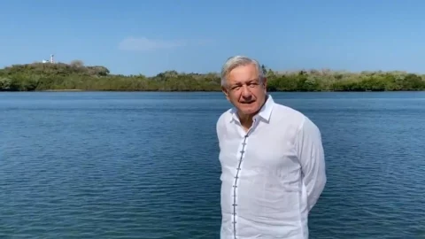 amlo-dia-del-maestro.jpg
