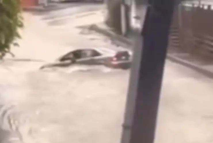 Mujer es arrastrada por la corriente en el Cañón del Pato en Tijuana este lunes 22 de enero de 2024